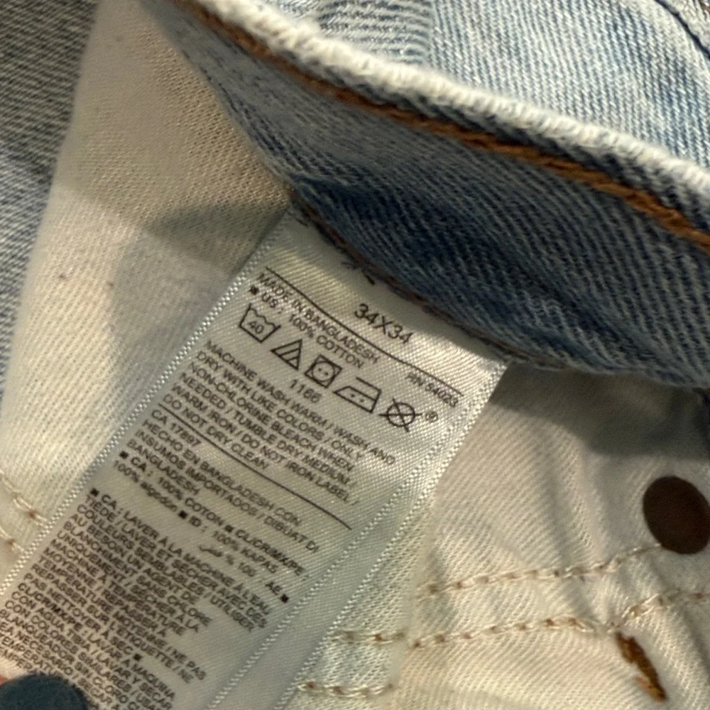 Old Navy | Light Blue Straight Jeans Size 34x34 **Ripped